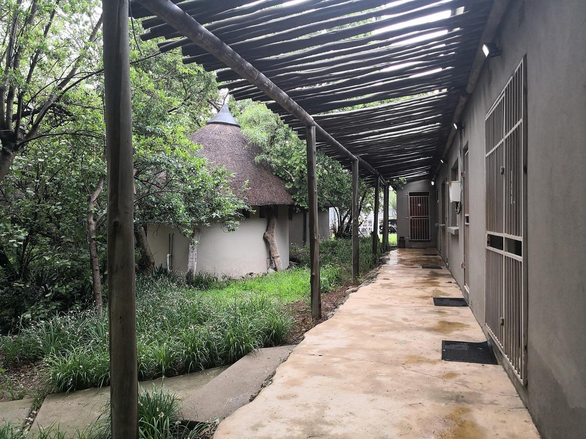 Touch Of Africa Lodge Lanseria Exterior photo