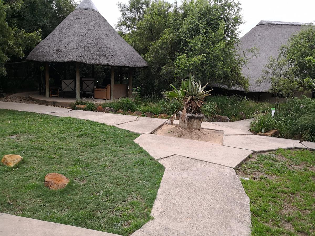 Touch Of Africa Lodge Lanseria Exterior photo